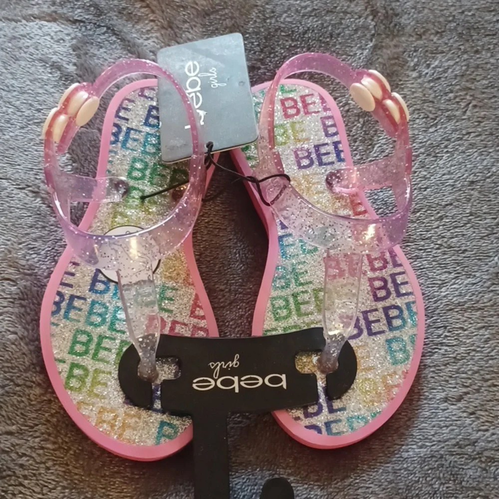 NWT BEBE GIRLS SANDELS SIZE 7/8